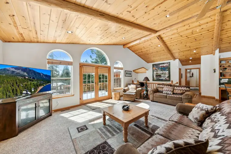 Hastings Hideaway Cabin, a vacation rental in Kings Beach, Lake Tahoe